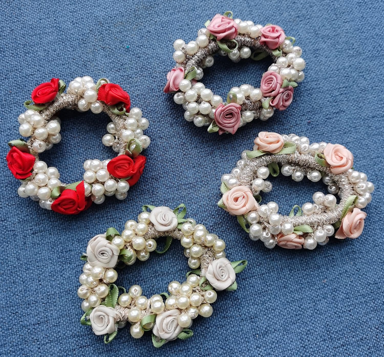 Pearl Elastic Hair Tie Image 2